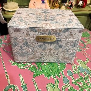 Morris & Co Floral Storage Jewelry Box in strawberry thief